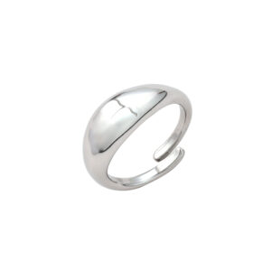 Ringar i stål, guld och kristall från by VÅGA - unik design för en personlig och hållbar stil.